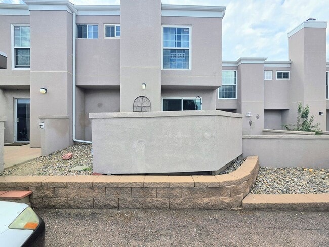 Building Photo - 3110 Van Teylingen Dr