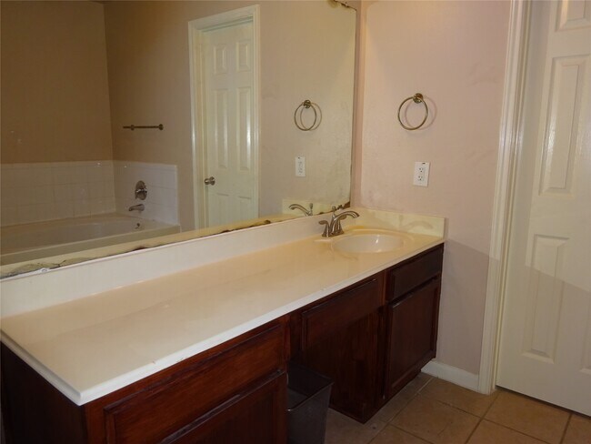 Building Photo - 4918 Landward Ln