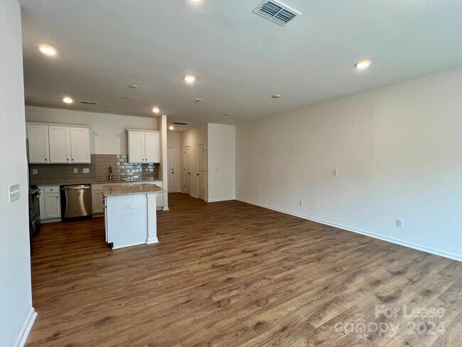 Building Photo - 3546 Secrest Lndg