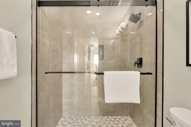 Building Photo - 927 Kennedy St NW