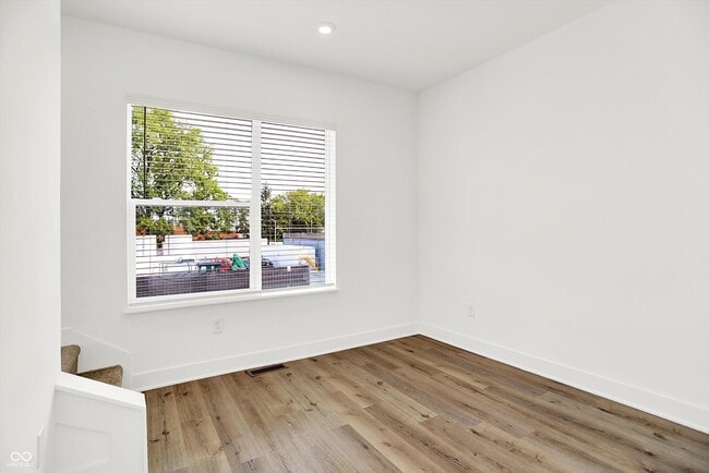 Building Photo - 1303 Deloss St