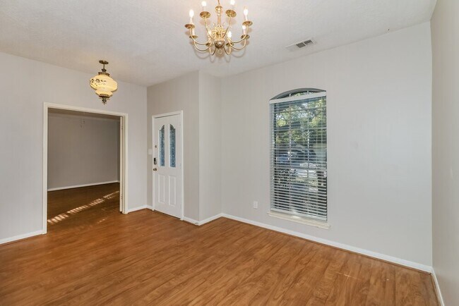 Building Photo - 18714 Timber Spring Dr