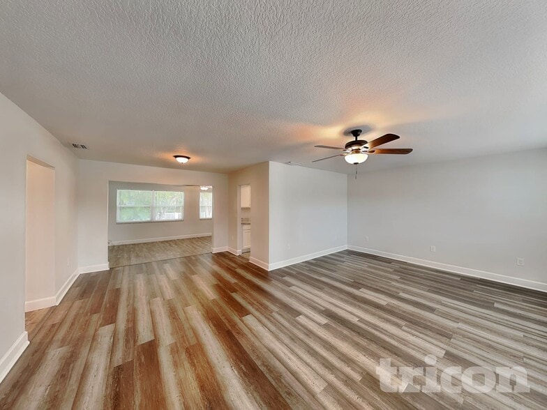 Building Photo - 6325 Mosby Pl