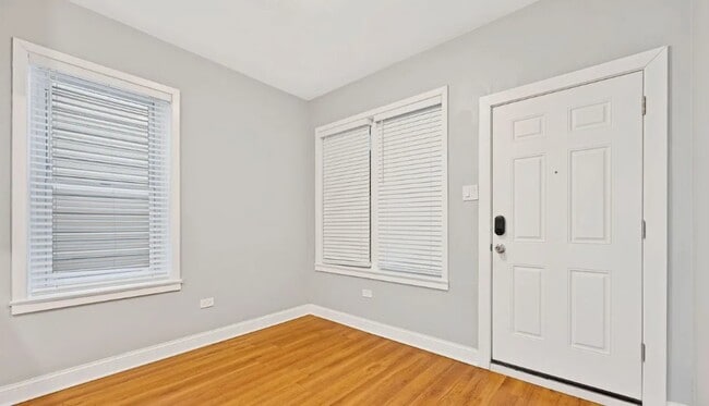 Building Photo - 5144 S Hermitage Ave