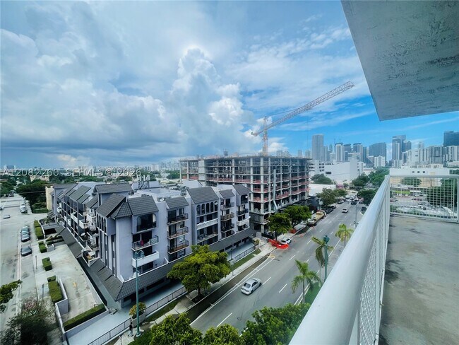 Building Photo - 900 SW 8th St