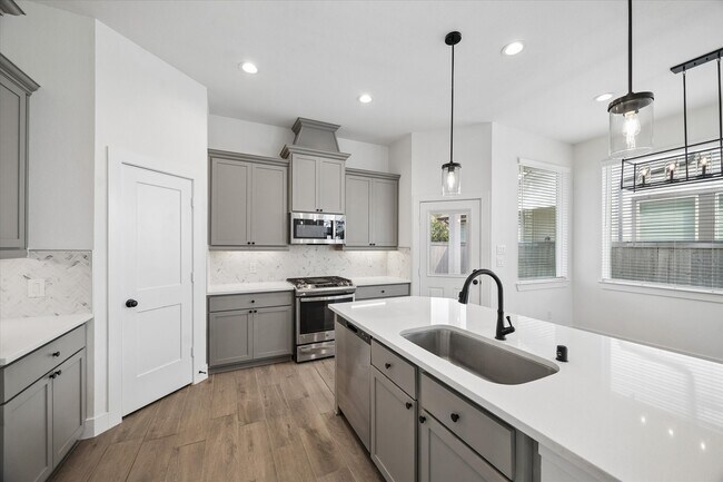 Building Photo - 12946 Rio Mariano Ln