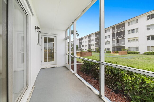 Building Photo - 4500 N Flagler Dr