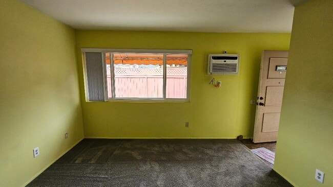 Building Photo - 10216 Princess Sarit Way