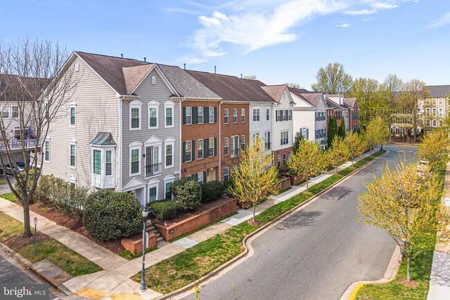 Building Photo - 631 Gatestone St