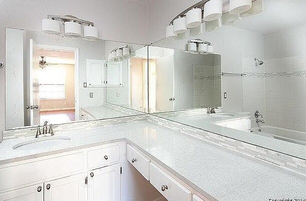 Building Photo - 2935 Nacogdoches-112.34