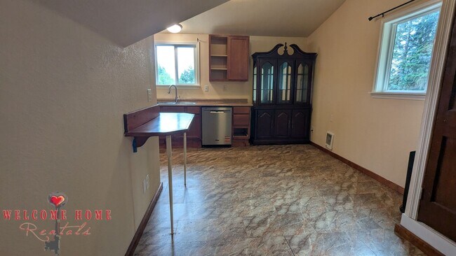 Building Photo - 8447 Delphi Rd SW