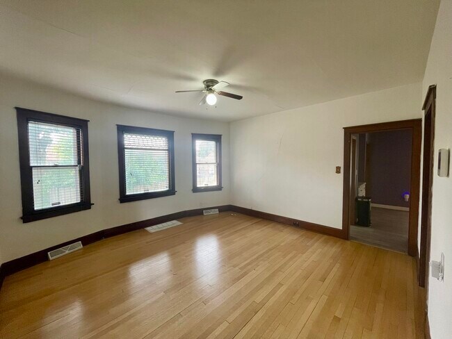 Building Photo - 7420 23rd Ave