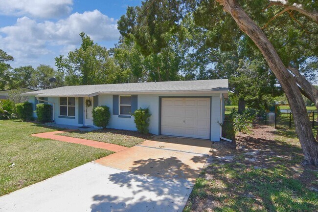 Building Photo - 919 Viscaya Blvd