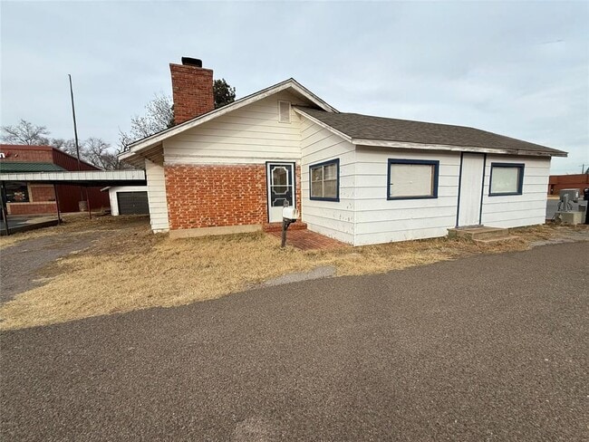 Building Photo - 1013 W 3rd St