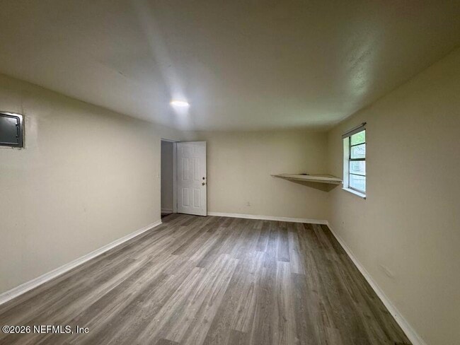 Building Photo - 5420 Leaming Ave