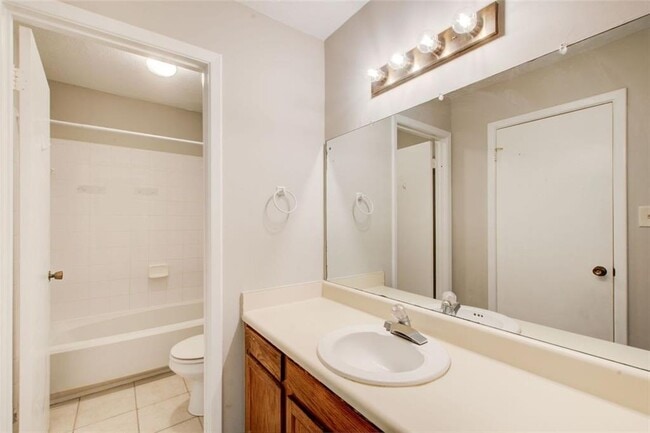 Building Photo - 805 Tuxworth Cir