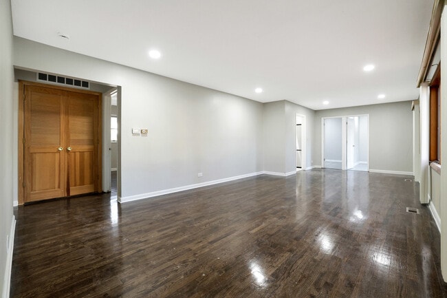 Building Photo - 75 Carthage Ln