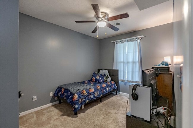 Building Photo - 511 Henry St