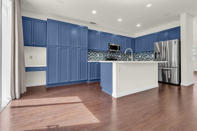 Building Photo - 6826 E Horizon Dr