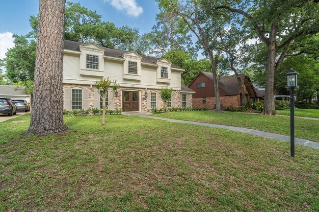 Building Photo - 751 Bison Dr