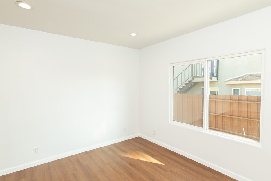Room 2 - 940 S Bernal Ave