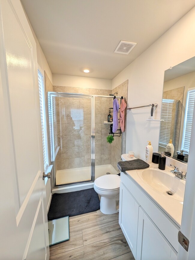 Building Photo - 5876 Ginger Dr