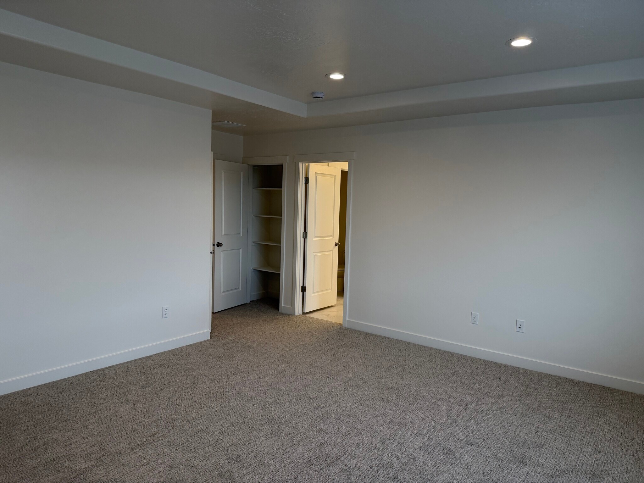 Building Photo - 1485 N 305 E