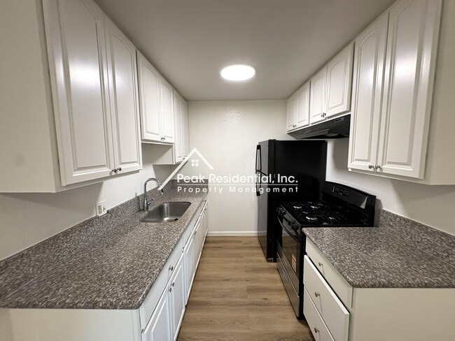 Building Photo - 4540 Ashcroft Ave