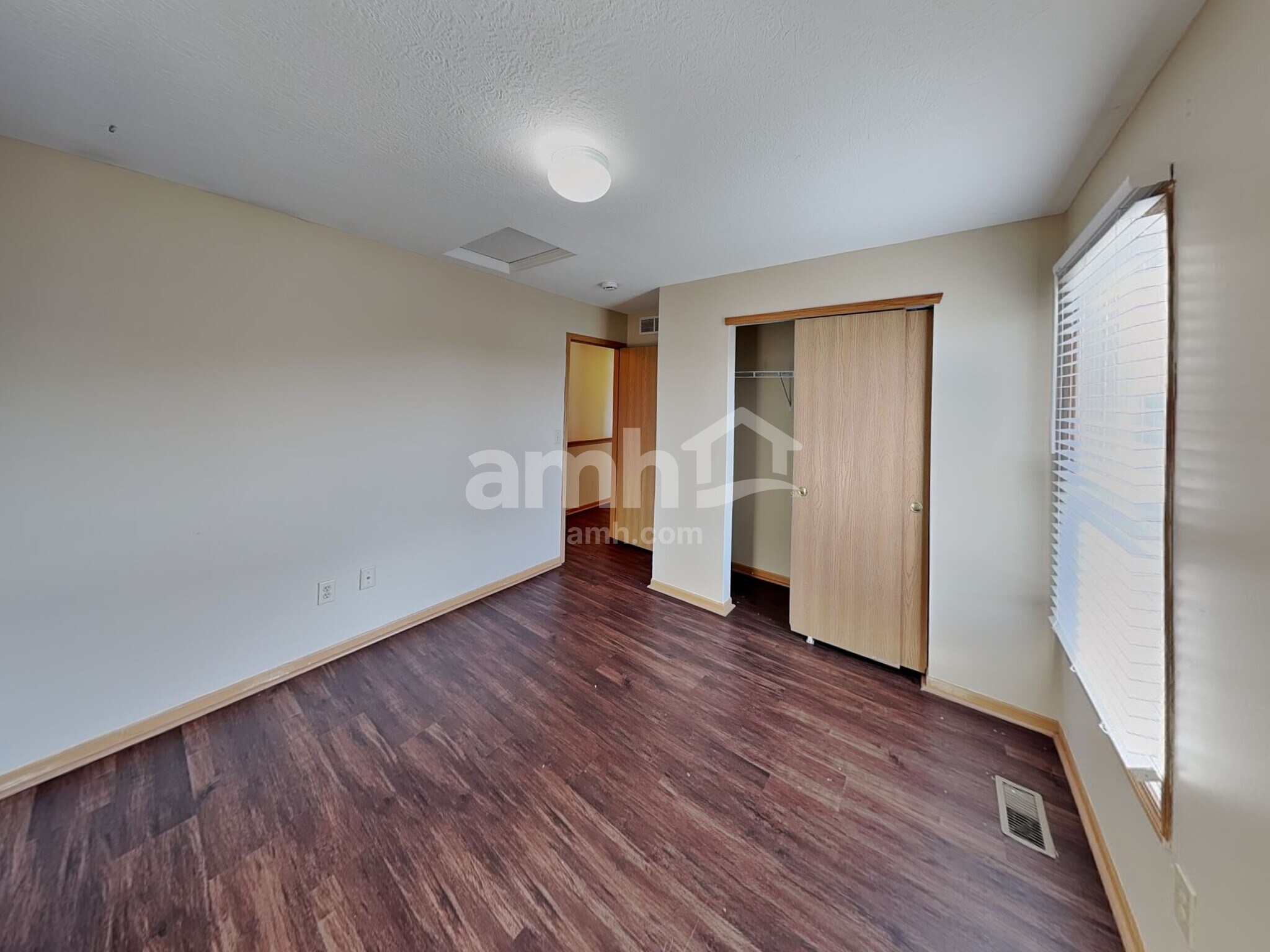 Building Photo - 395 Belfair Dr