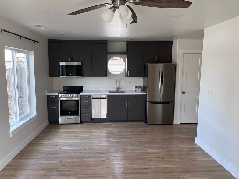 Living / Kitchen - 1895 S 200 E