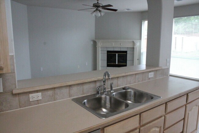 Building Photo - 3623 Rodale Way