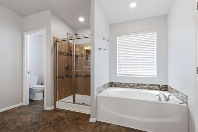 Building Photo - "Spacious 4-Bedroom Oasis with 2 Full Baths on Mount Rainier Ave, Las Vegas – Your Perfect Retrea...