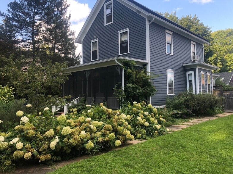 Building Photo - 17 Stilson Ave