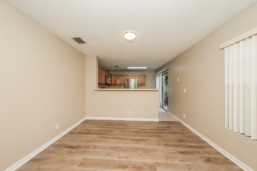 Building Photo - 1725 Shoreside Cir