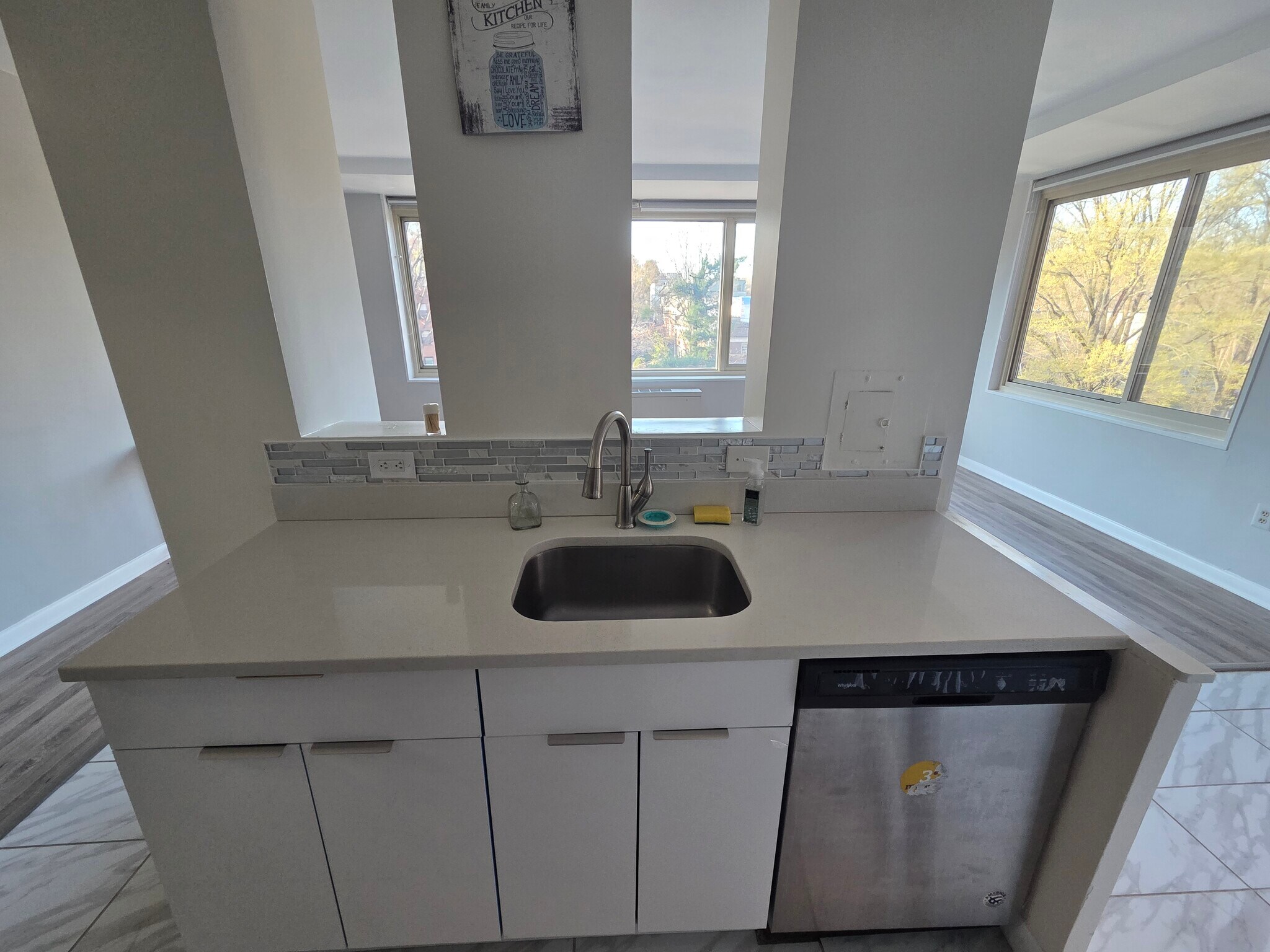 Kitchen - 4000 Tunlaw Rd NW