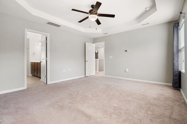 Building Photo - Gorgeous Single Family home in East Durham: Available Now