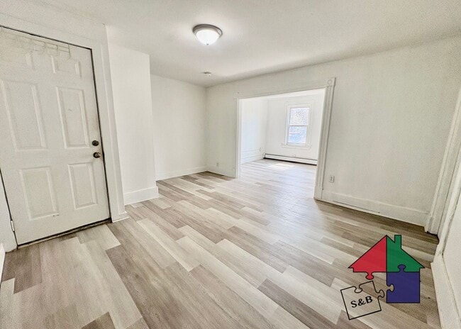Building Photo - 94 Malletts Bay Ave