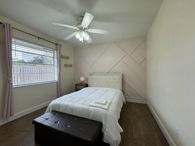 Building Photo - 1381 Wyndcliff Dr