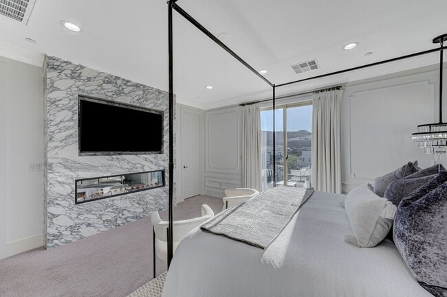 Building Photo - Distinctive Fully Furnished Estate in The Canyons!