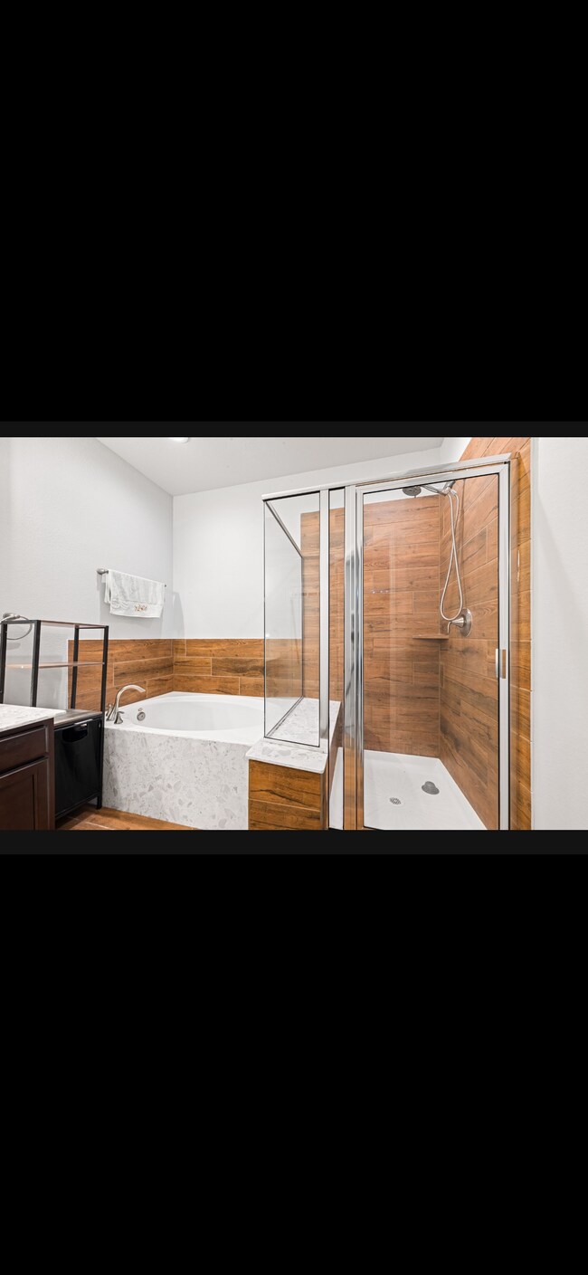 Building Photo - 13342 Pecan Trails Dr