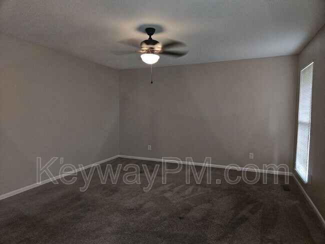 Building Photo - 1702 Harrogate Dr