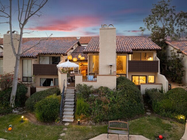 Building Photo - 16936 Via De Santa Fe