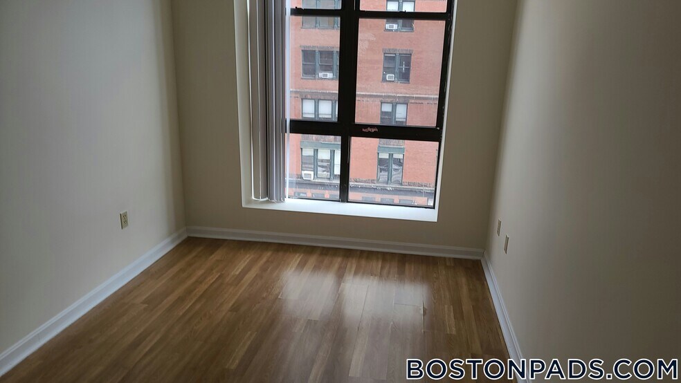 Building Photo - 81 Essex St