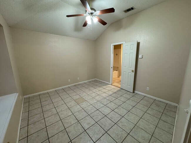Building Photo - 3-Bedroom House for Rent in Killeen