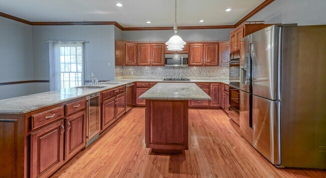 Building Photo - 107 Geers Ct