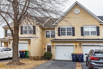 Building Photo - Middletown - 3 bedroom, 2.5 bath townhome