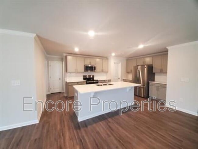 Building Photo - 208 Abercorn Way