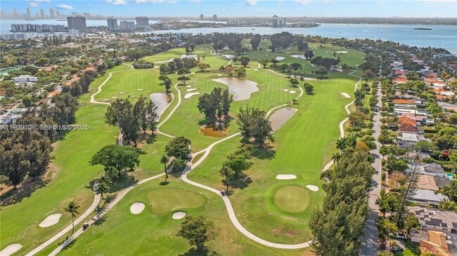 Building Photo - 345 Fairway Dr