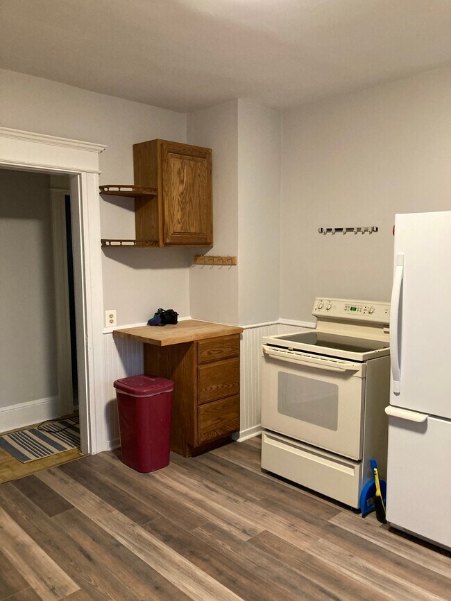 Building Photo - 45 Holbrook St