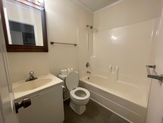 Building Photo - 110 Berry Patch Ln